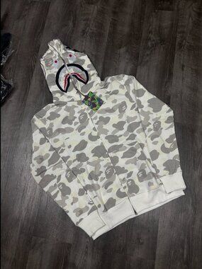 Bape Medium New White camo Hoodie